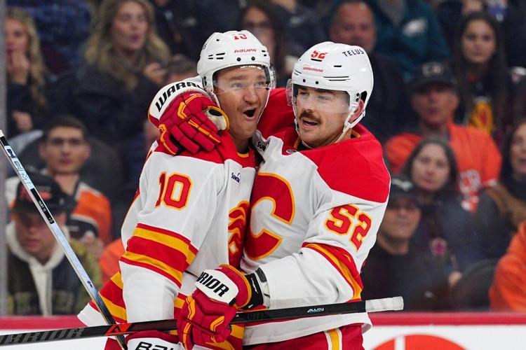 Huberdeau scores twice to lift Flames over Flyers 2-1