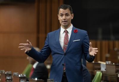 Federal politicians criticize Alberta Energy Regulator over oilsands leak, monitoring