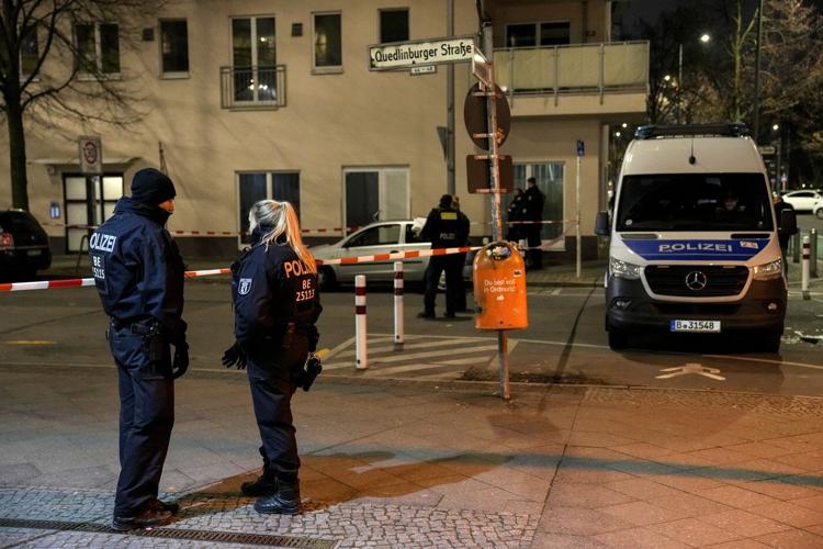 Berlin police say they have detained a man who attacked 2 people with a knife