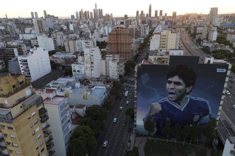 Medics who treated soccer legend Maradona before his death go on trial for homicide