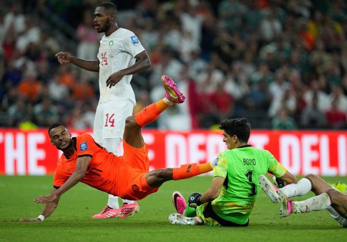 Netherlands and Morocco head to extra time tied at 1-1 in World Cup Round of 32