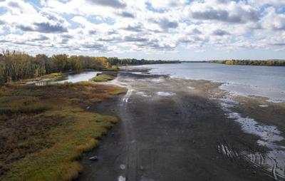 Quebec municipalities and environmentalists say province's water reserves are at risk