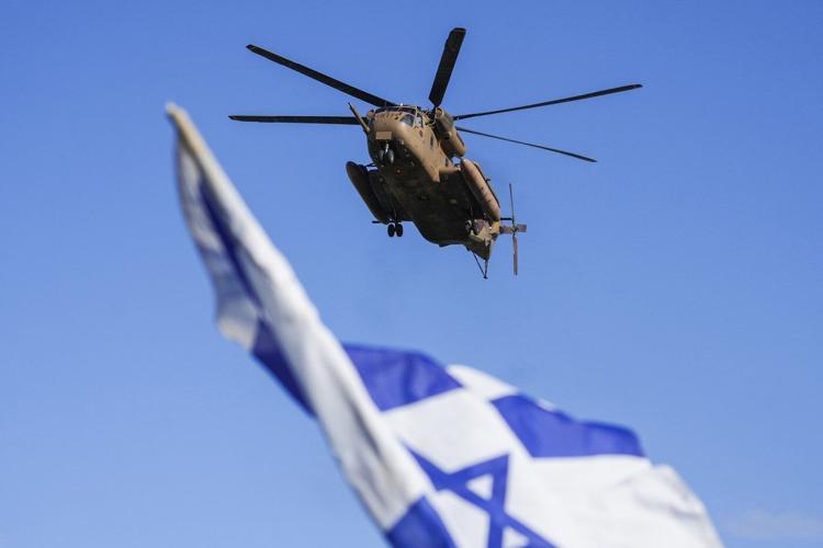 Hamas frees 4 female Israeli soldiers as part of the Gaza ceasefire in exchange for 200 prisoners
