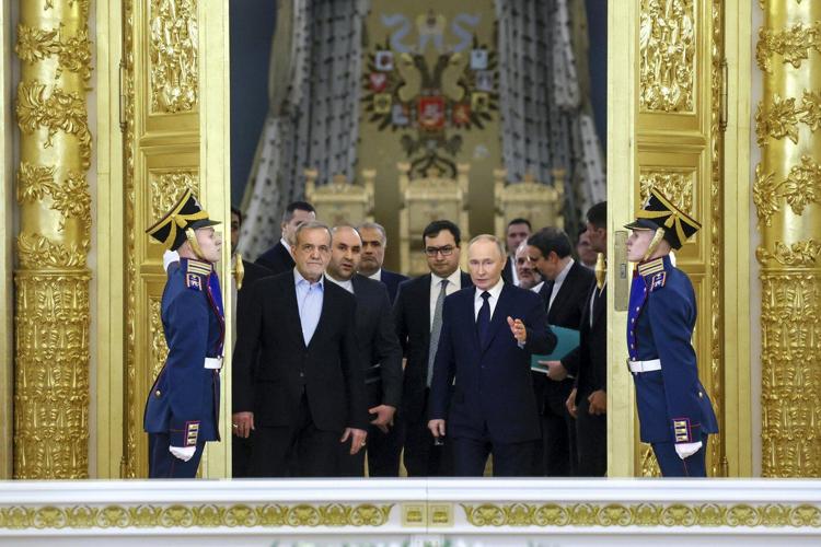 Russia’s strong ties with both Israel and Iran could help it emerge as a power broker