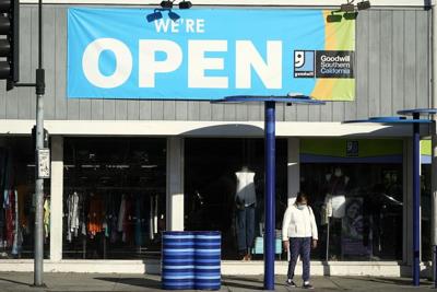 Millennial Money: 4 reasons for thrift store gifts this year