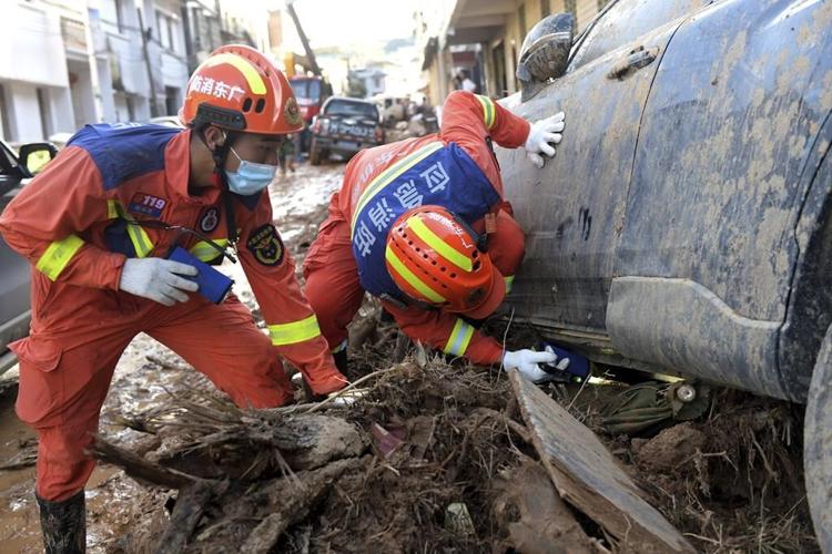 Historic flooding in southern China kills 47, with more floods feared in coming days