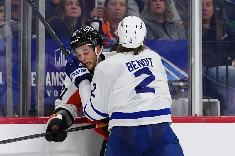Matthews, Tavares lead Maple Leafs past Flyers 5-2; Tanev stretchered off after collision