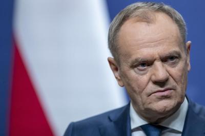 Poland's leader defends his decision to suspend the right to asylum