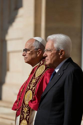 Pope urges Italy to remain open to migrants during rite of passage visit to presidential palace