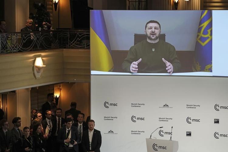 Ukraine's Zelenskyy arrives in Berlin to meet German leaders, discuss arms deliveries