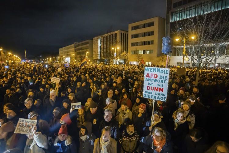 German opposition's migration bill narrowly defeated amid controversy over far-right support