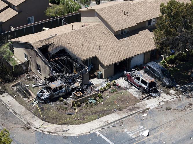 What we know about the plane crash that killed 6, including alternative music executive Dave Shapiro