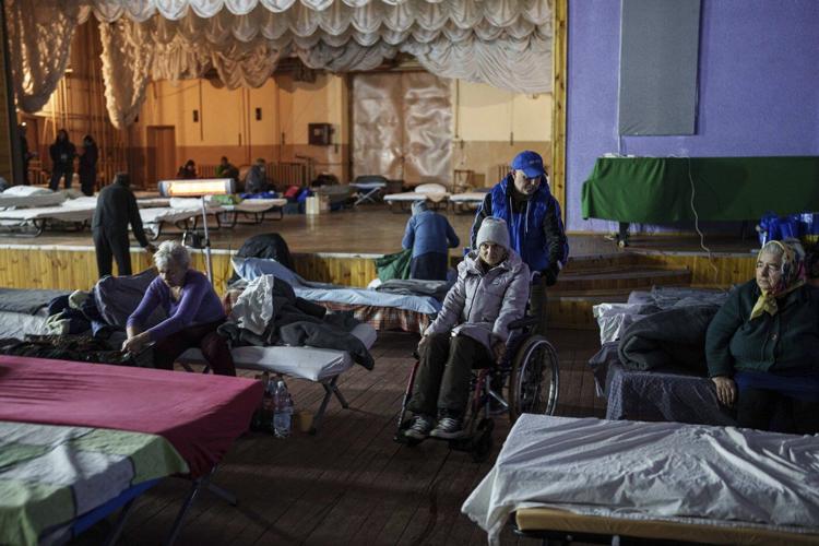 US aid freeze puts at risk Ukraine’s wartime help for frontline evacuees