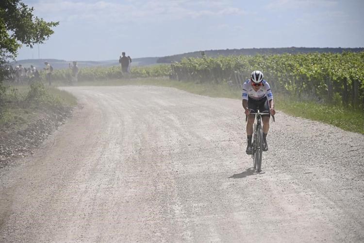 Frenchman Anthony Turgis wins tough Tour de France stage on gravel roads, Pogacar keeps the lead
