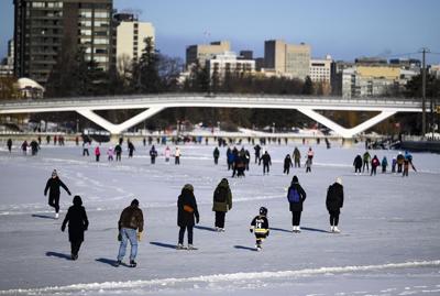 Ottawa: la patinoire du canal Rideau a été rouverte dimanche