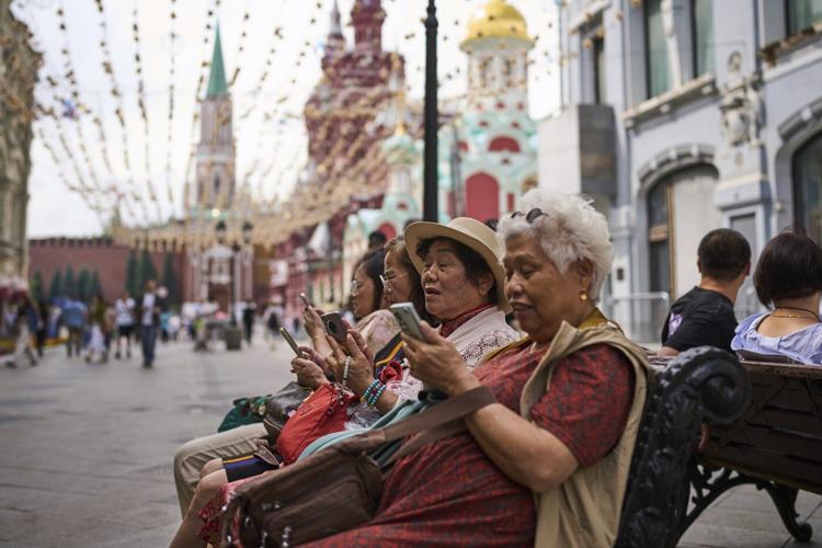 Disruptions of cellphone internet links in Russia are spreading