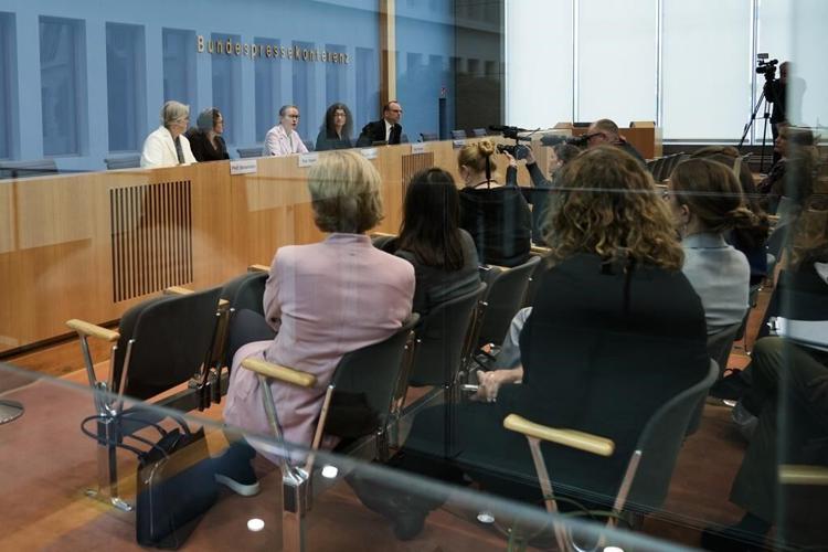 Experts group says abortion in Germany should be decriminalized during pregnancy's first 12 weeks