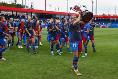 With sexism in Spanish soccer being scrutinized, female players strike for higher league wages