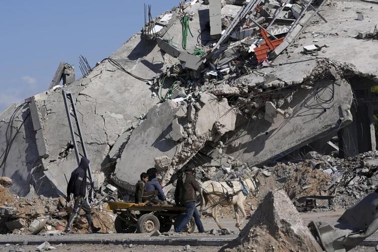 5 patients die as oxygen runs out in Gaza hospital seized by Israeli forces, health officials say
