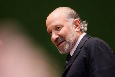 Lutnick calls Carney's speech 'political noise' and cautions Canada on China deal