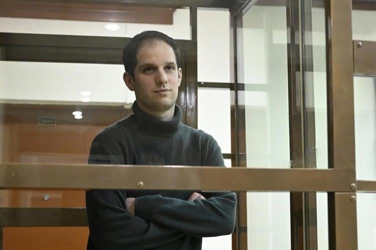Pre-trial detention for American reporter accused of spying in Russia extended through March