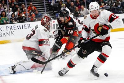 Senators ride three power-play goals to 5-1 rout of Ducks