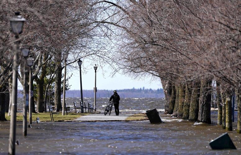 Water levels on Ottawa River expected to peak as spring flood concerns grow
