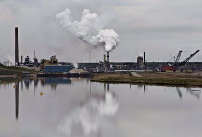 Alberta government to create standards for releasing oil tailings into environment