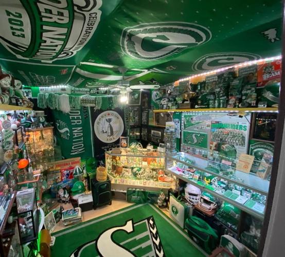 Fondue and dead bread: Roughrider and Alouette superfans prep for Grey Cup Sunday