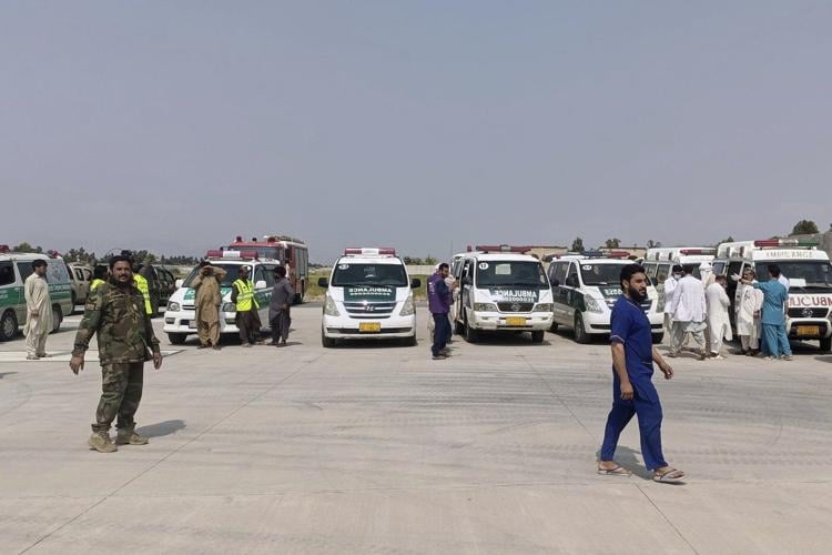 An earthquake destroys villages in eastern Afghanistan and kills 800 people, with 2,500 injured