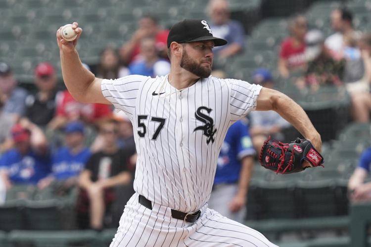 Houser tosses 7 solid innings as White Sox end Blue Jays' 10-game winning streak, 2-1