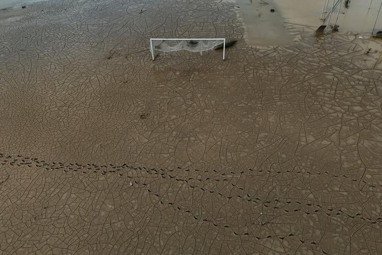 Aid efforts struggle to bring relief to parts of hurricane-stricken Jamaica