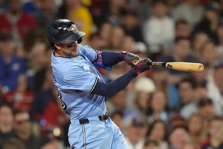 Bowden Francis takes no-hitter into 6th, Blue Jays beat Red Sox 2-0