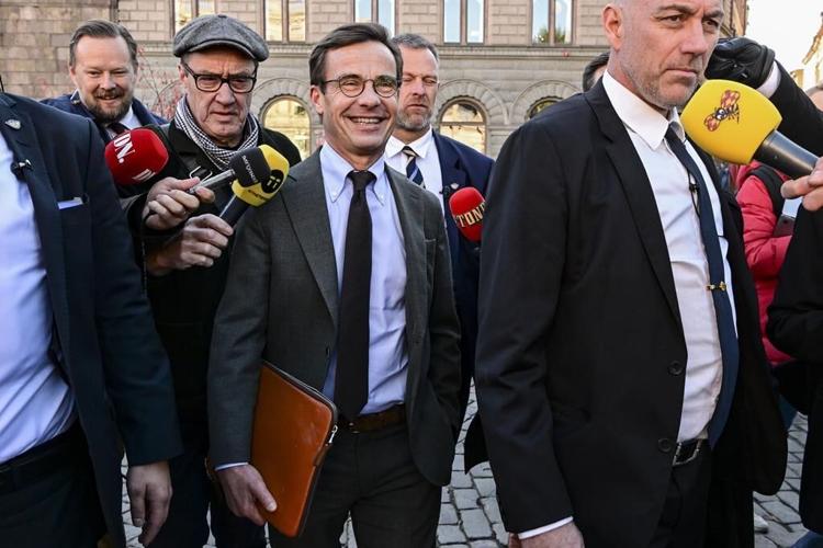 Swedish center-right leader gets more time to form coalition