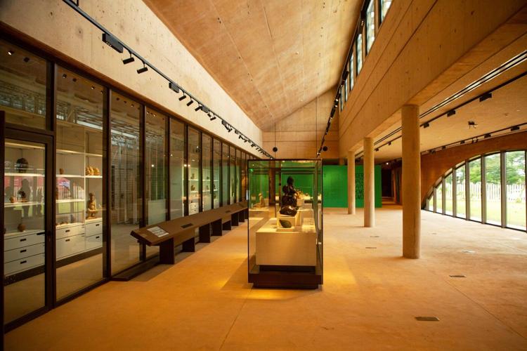 Protesters disrupt the soft opening of a new museum in Nigeria that was to house returned artifacts