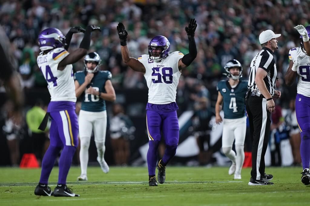 Eagles hold off fumble-prone Vikings 34-28; Jefferson makes NFL