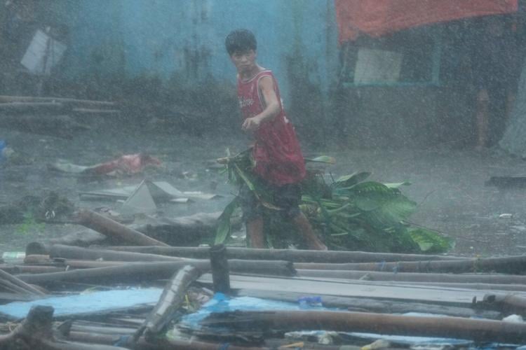 Storm approaches Taiwan after causing 18 deaths and destruction in the Philippines