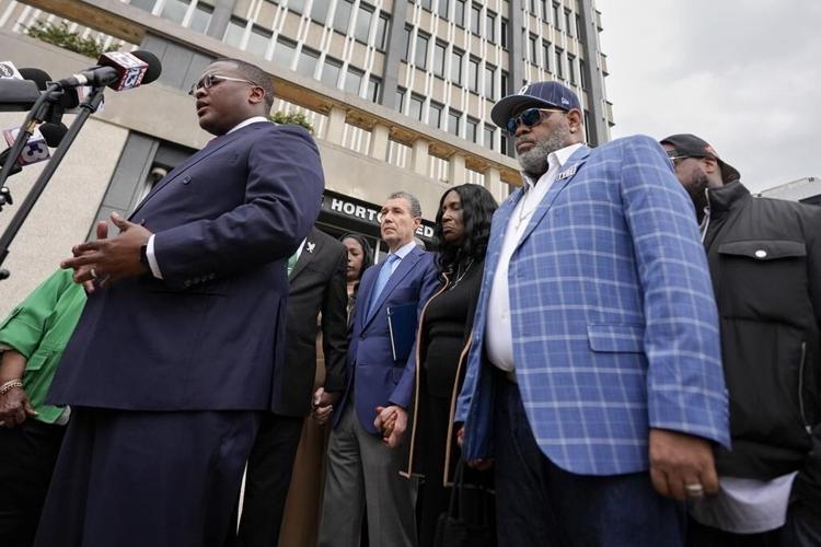 2 ex-officers did not testify at their trial in Tyre Nichols' death. 1 still could