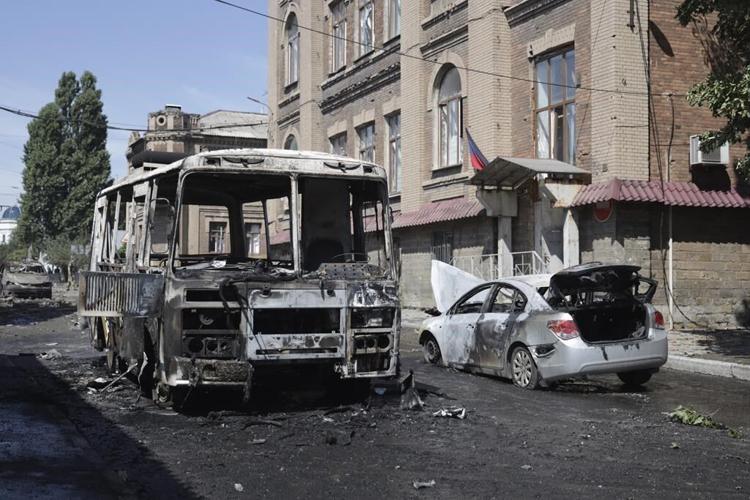 Russian missile strikes kill at least 4 people in Zelenskyy's hometown in central Ukraine