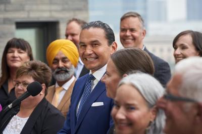 Kinew says NDP government would add five neighbourhood health clinics in Manitoba