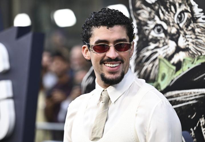 Bad Bunny, Amy Poehler and Sabrina Carpenter will host 'Saturday Night Live'