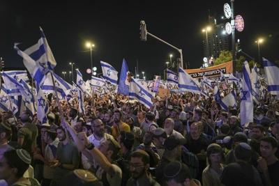 Thousands rally in support of Israel's judicial overhaul before a major court hearing next week