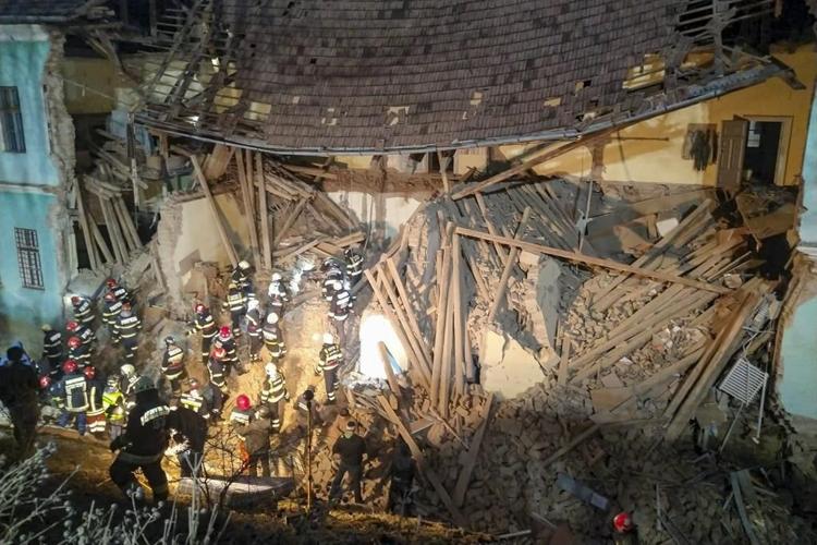 1 dead, 3 injured after boarding school partially collapses in central Romania
