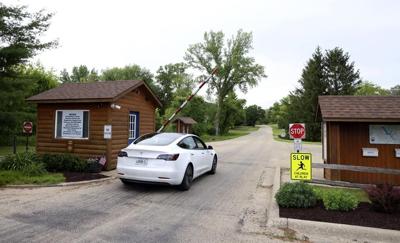 Suspect in shooting of 3 deputies in Illinois had multiple firearms, sheriff says
