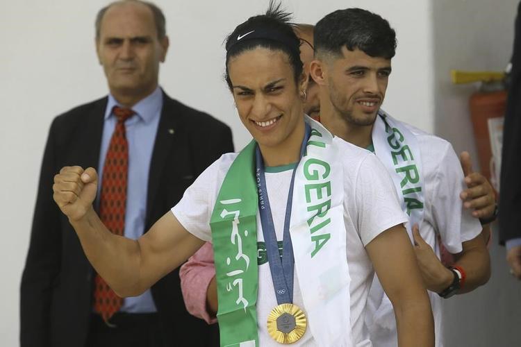 Algerian Olympic medalists return home to a warm welcome