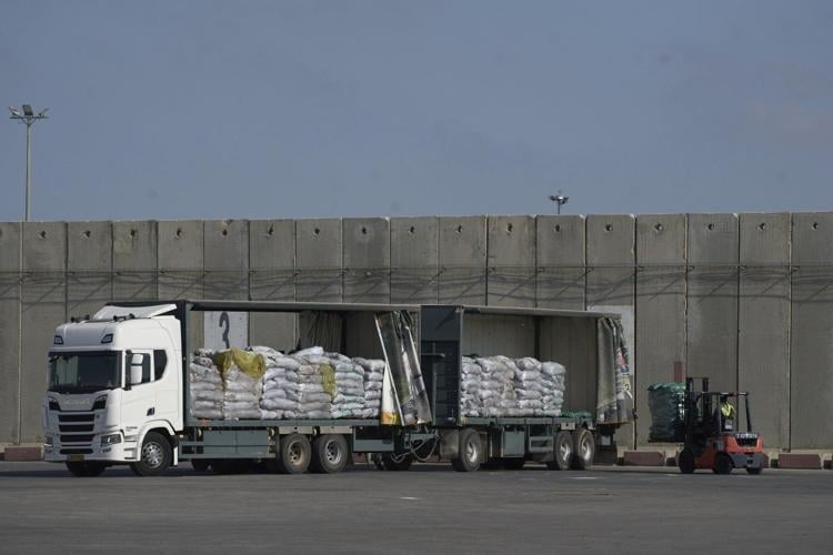 Live updates: Aid groups collect some supplies that have entered Gaza
