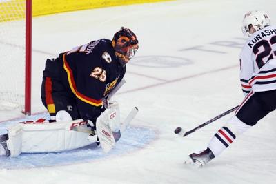 Markstrom unbeatable as Flames tip Blackhawks 1-0