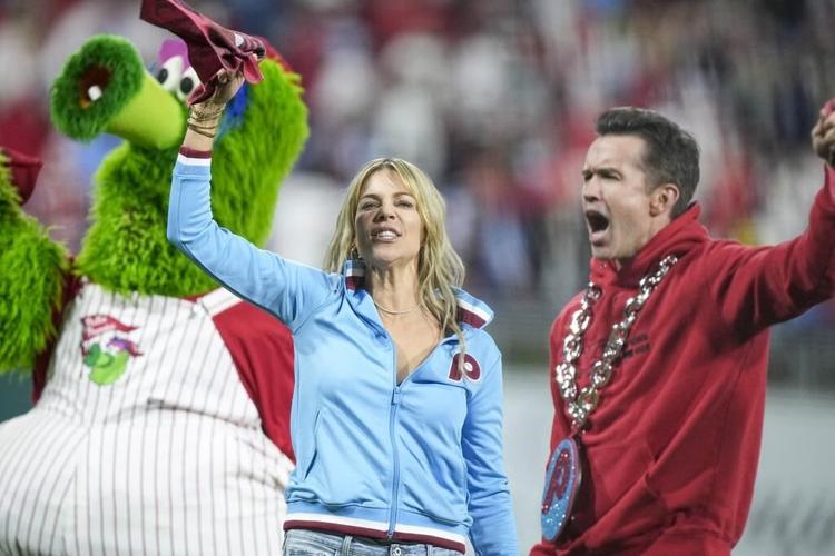 Schwarber homers twice, Turner goes deep, Phillies power past Arizona 10-0 in Game 2 of NLCS