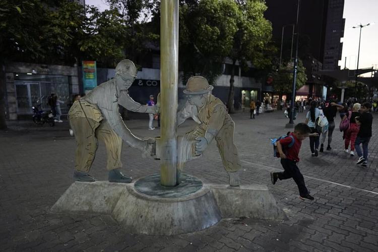 Venezuela's oil czar resigns amid corruption investigations