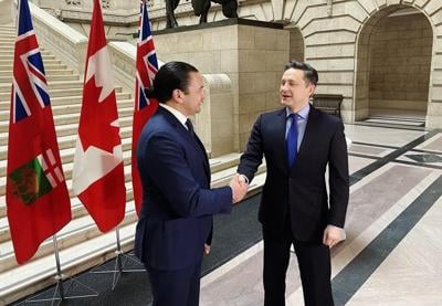 Pierre Poilievre appuie le Manitoba, qui veut être exclu de la «taxe carbone»